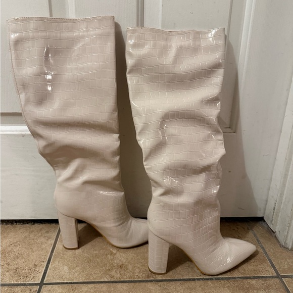Cream Boots - Picture 4 of 6